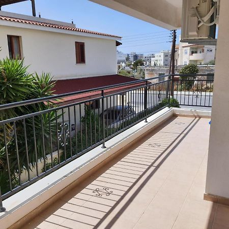 Lovely Apartment At The City Center Of Paphos Extérieur photo
