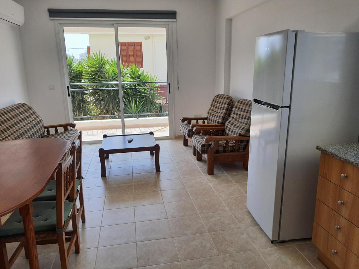 Lovely Apartment At The City Center Of Paphos Extérieur photo