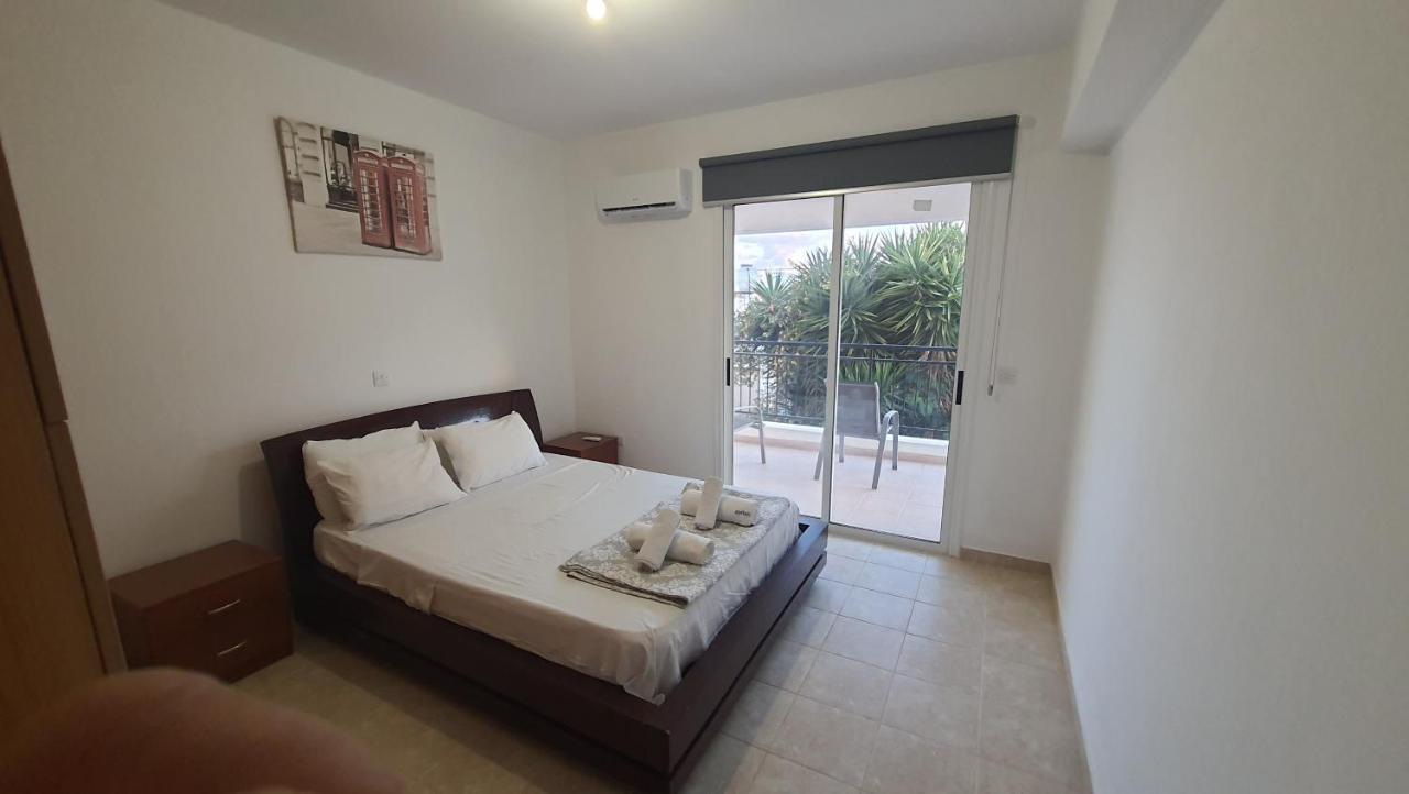Lovely Apartment At The City Center Of Paphos Extérieur photo